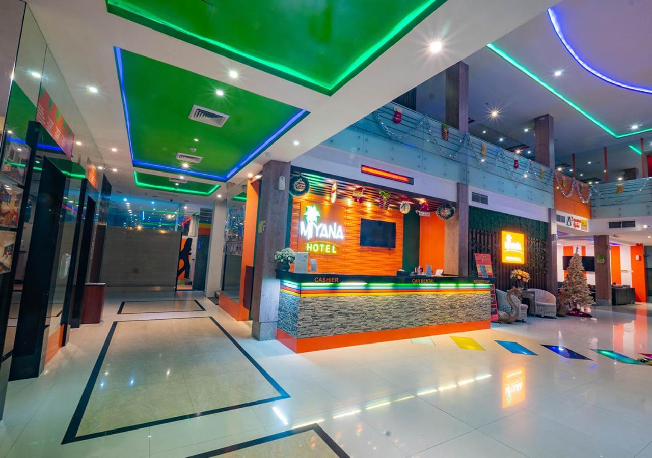 Miyanna Hotel Medan Exteriör bild