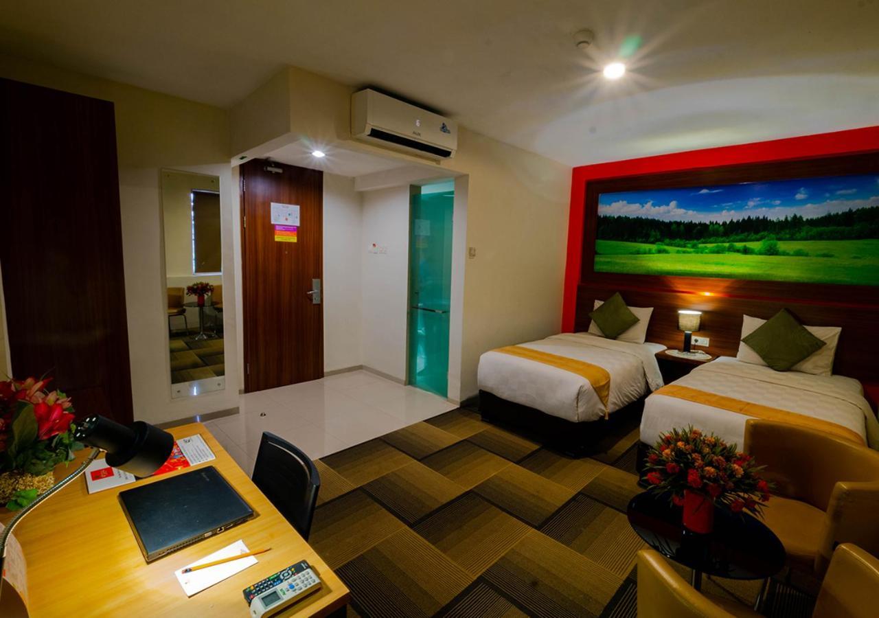 Miyanna Hotel Medan Exteriör bild