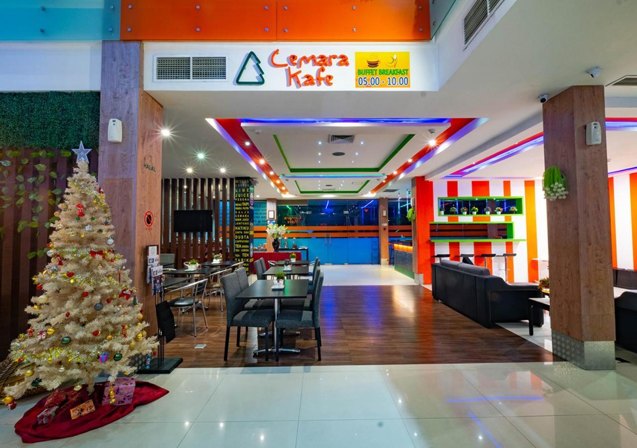 Miyanna Hotel Medan Exteriör bild