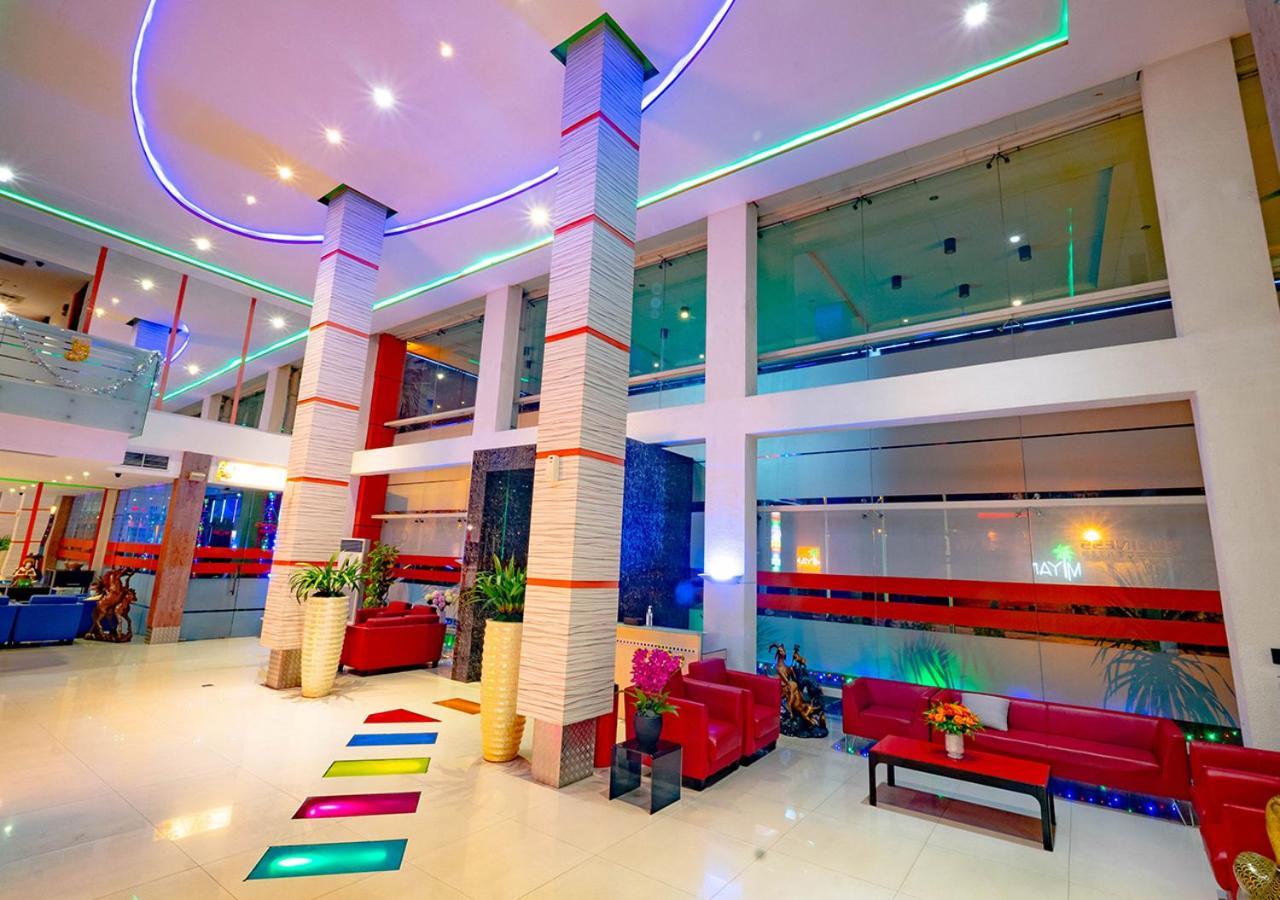 Miyanna Hotel Medan Exteriör bild