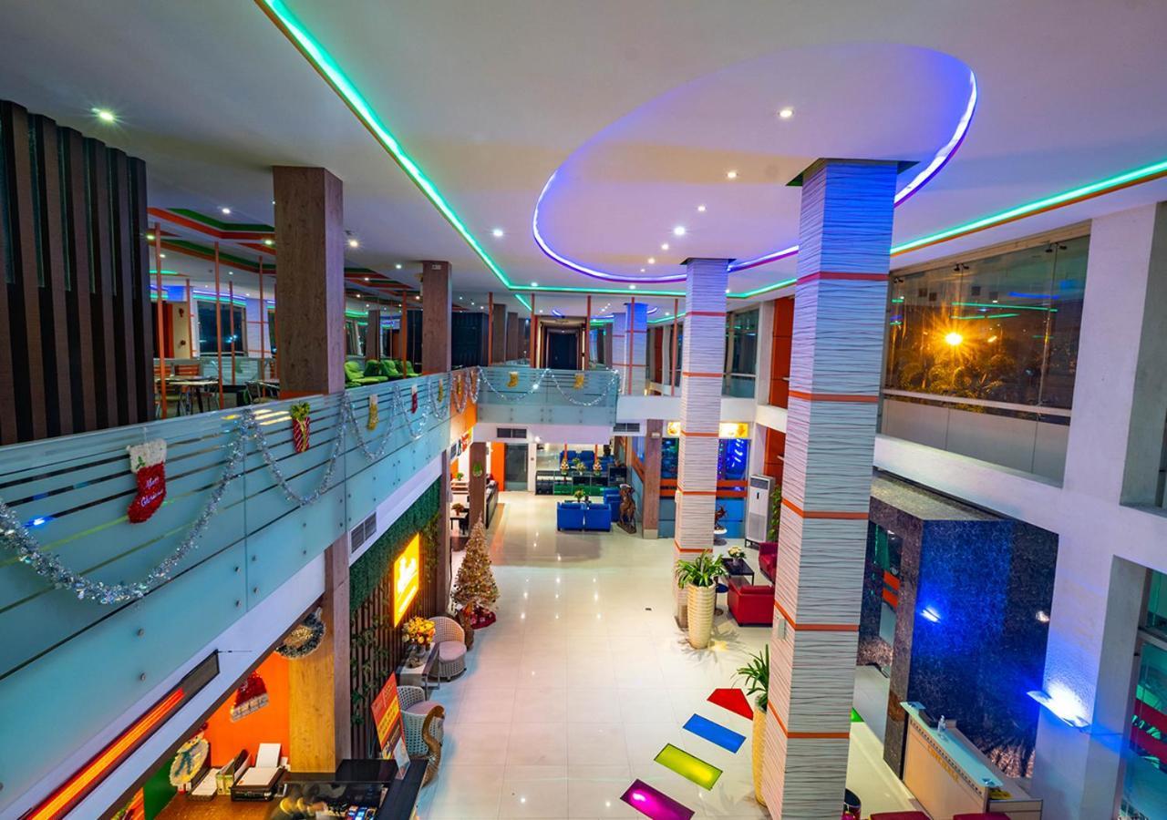 Miyanna Hotel Medan Exteriör bild