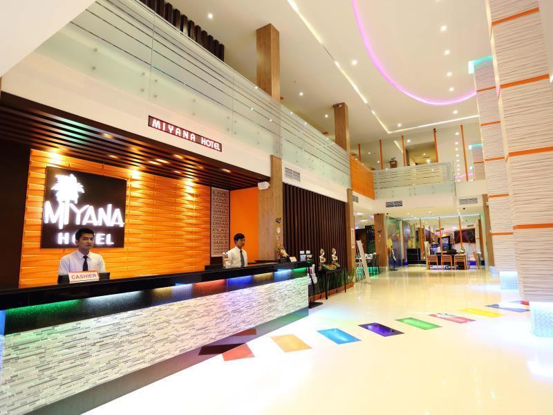 Miyanna Hotel Medan Exteriör bild