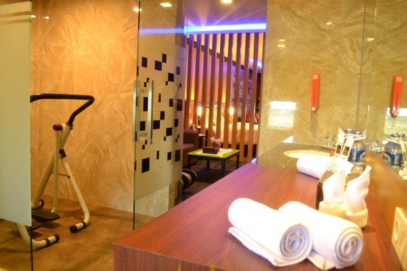 Miyanna Hotel Medan Exteriör bild